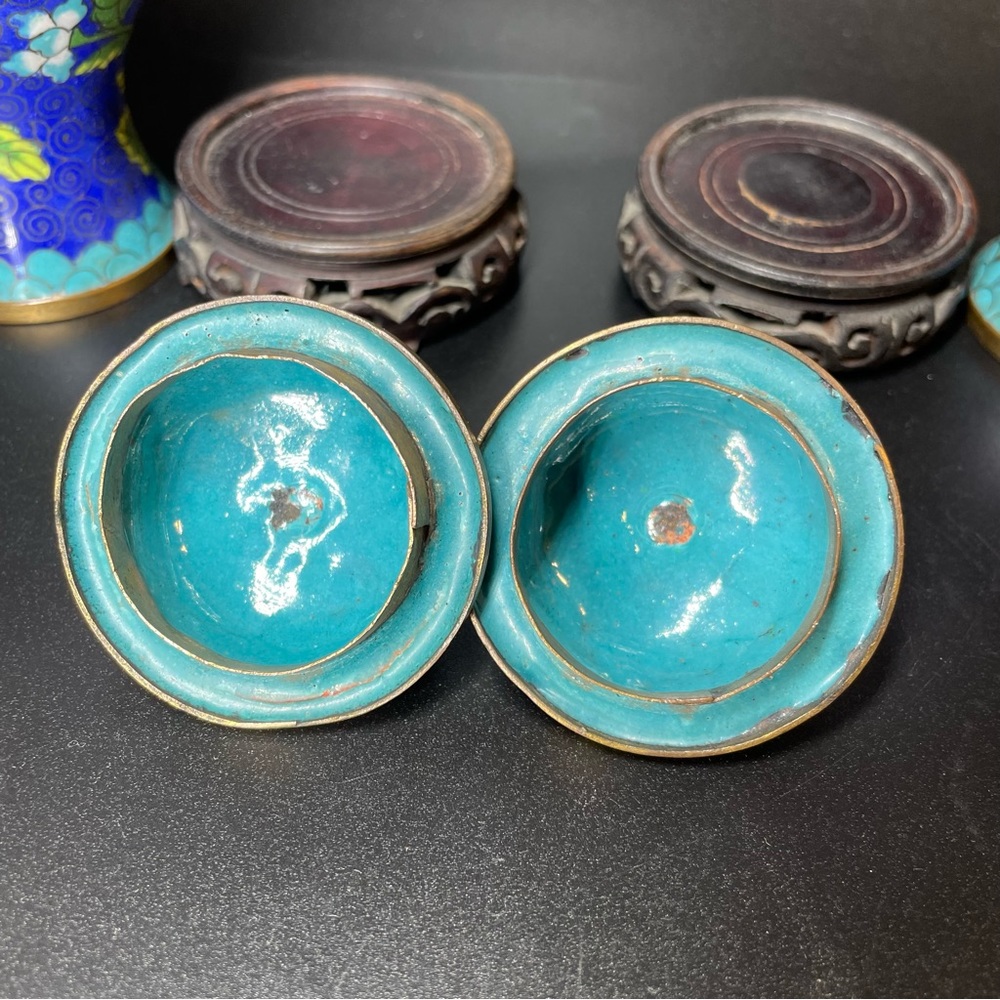 Pair of late 19th century Qing Chinese Cloisonné Temple Jars with Original Stand - Picture 10 of 11